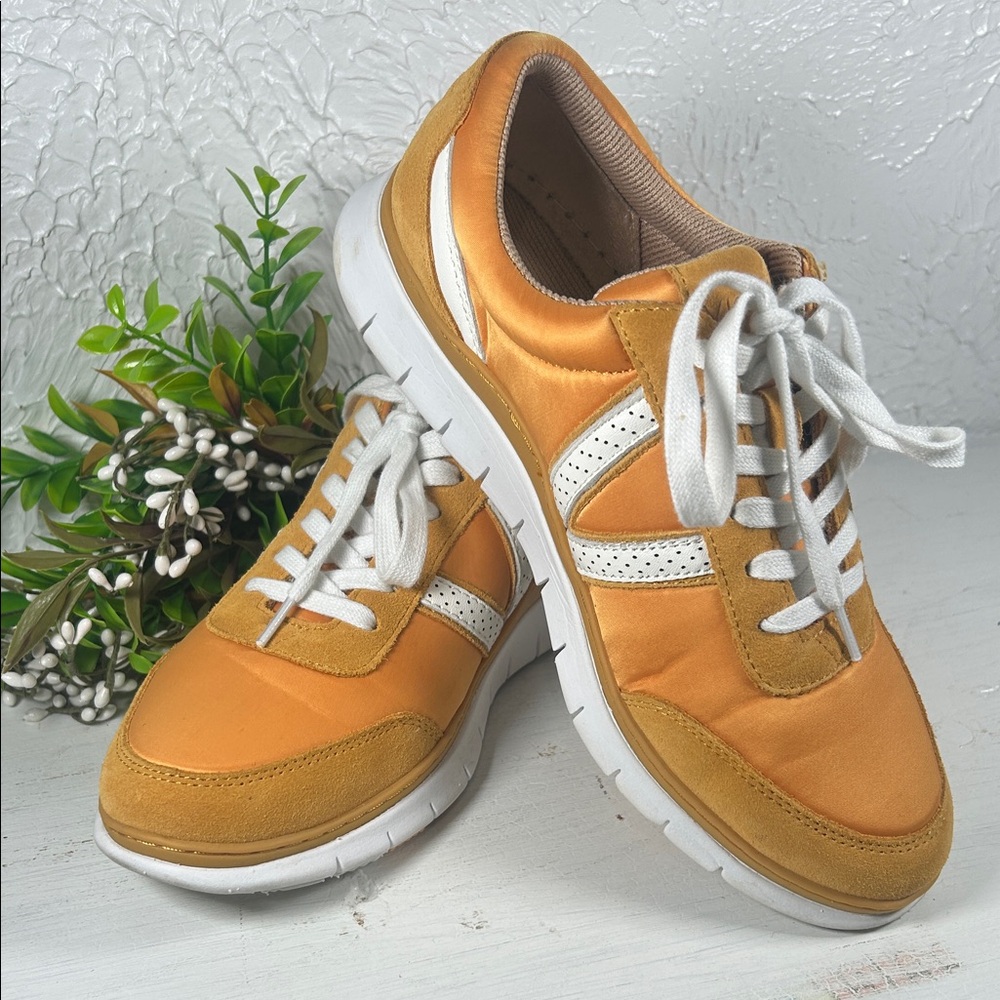 Vionic Nana Satin Orange White Women's Sneakers Suede Satin Athletic Shoe Size 7